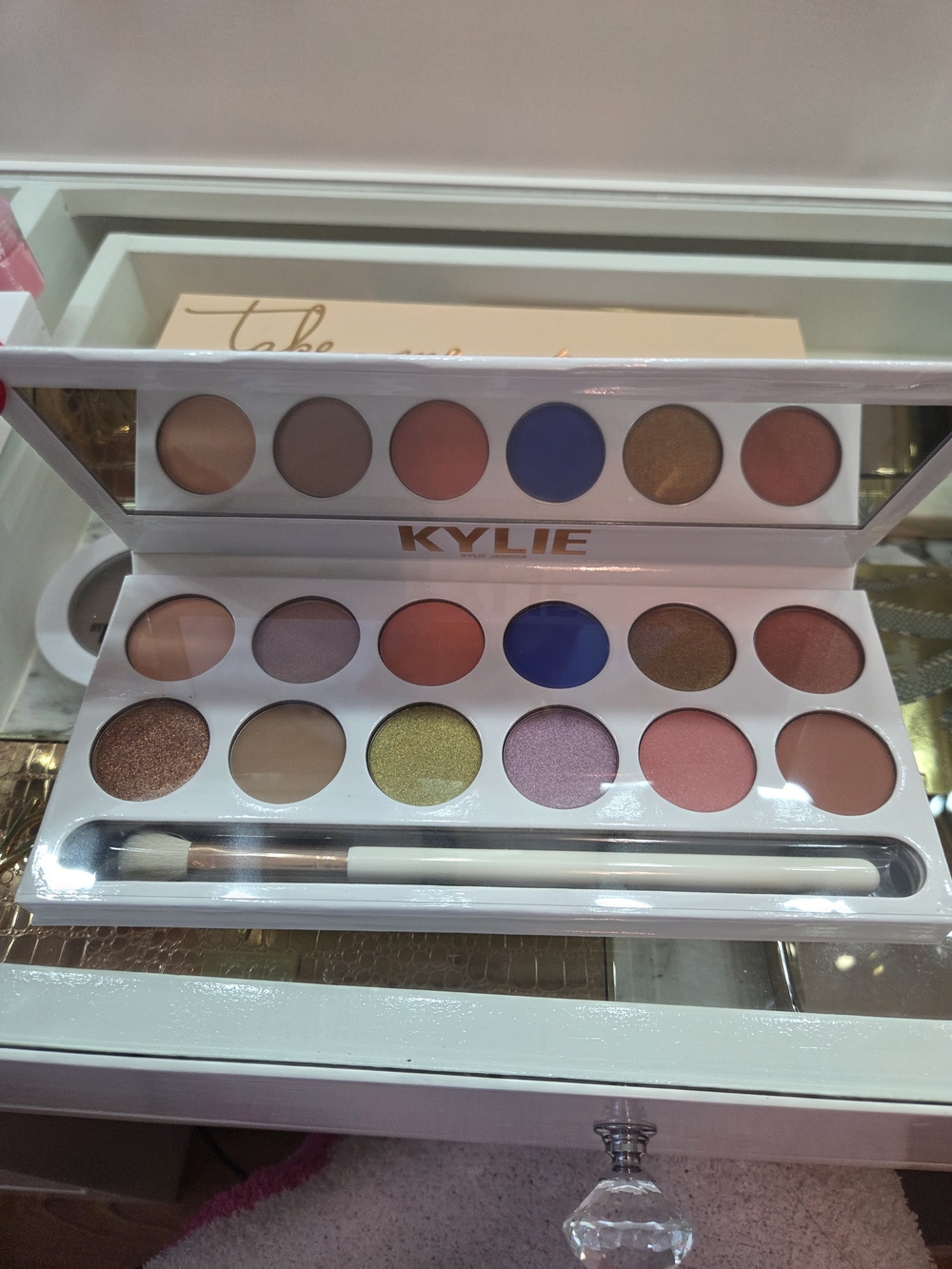 NEW Kylie Cosmetics Eyeshadow Palettes Lot Of 2 Take Me On Vacation - Picture 4 of 4